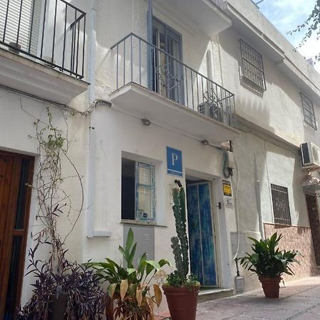 מארבלה Hostal The Monkey Room מראה חיצוני תמונה