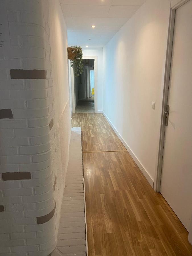 מארבלה Hostal The Monkey Room מראה חיצוני תמונה