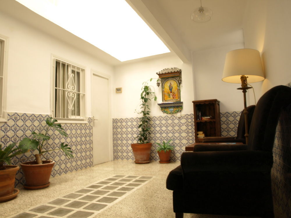 מארבלה Hostal The Monkey Room מראה חיצוני תמונה